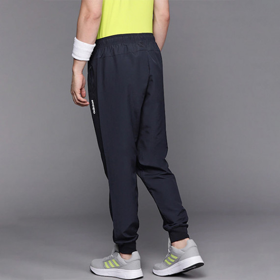 http://43.204.22.136/products/men-navy-blue-stanford-solid-joggers