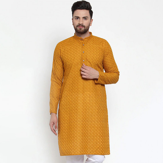 http://43.204.22.136/products/men-yellow-printed-straight-kurta