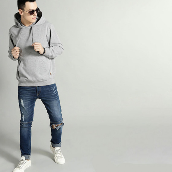 http://43.204.22.136/products/the-lifestyle-co-men-grey-melange-solid-hooded-sweatshirt