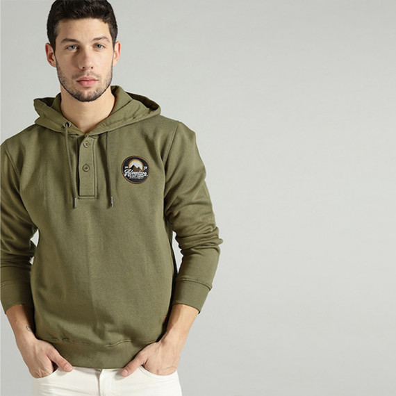 http://43.204.22.136/products/the-lifestyle-co-men-olive-green-solid-hooded-sweatshirt