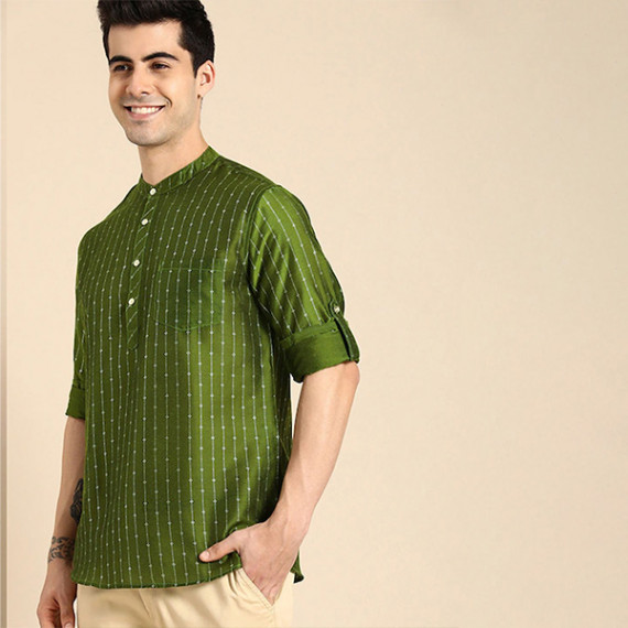 http://43.204.22.136/products/men-olive-green-gold-toned-ethnic-motifs-woven-design-kurta