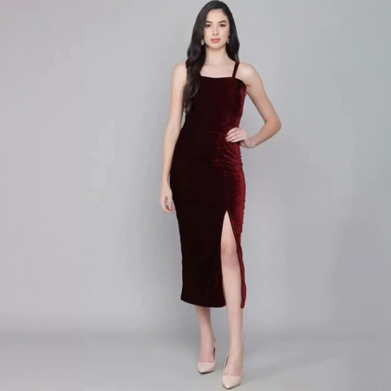 http://43.204.22.136/products/maroon-velvet-sheath-midi-dress