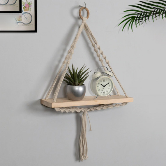 http://43.204.22.136/products/beige-triangle-macrame-wall-hanging-shelf