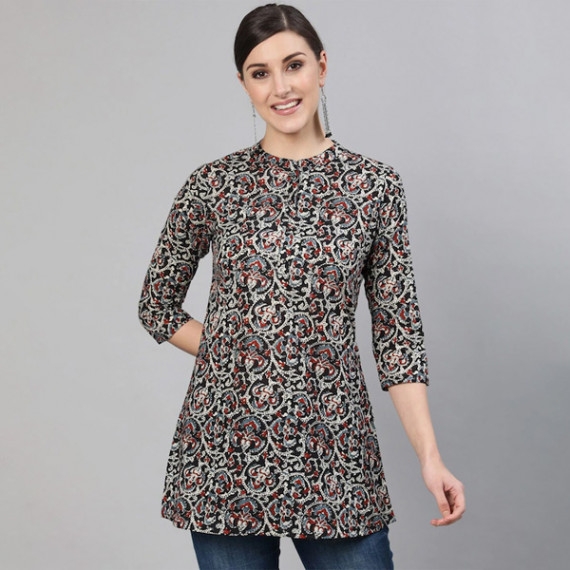 http://43.204.22.136/products/women-black-maroon-abstract-printed-tunic