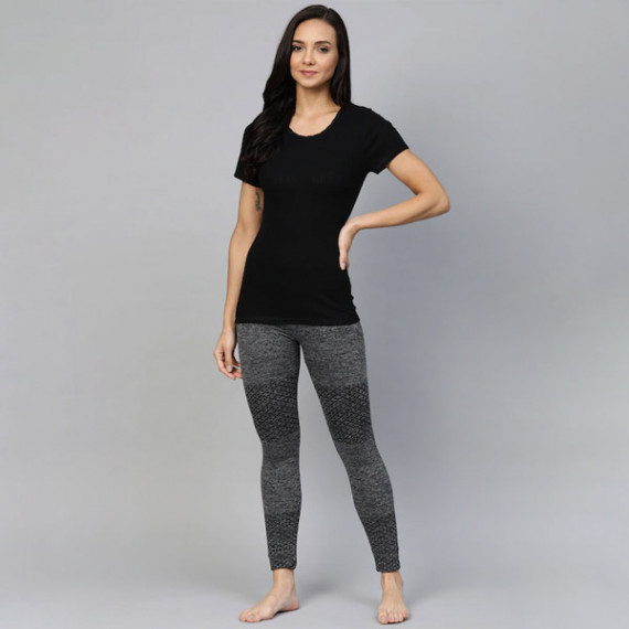 http://43.204.22.136/products/women-pack-of-2-self-striped-thermal-tops