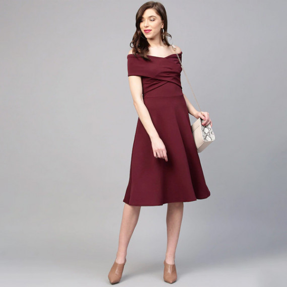 http://43.204.22.136/products/burgundy-off-shoulder-pleated-fit-flare-dress