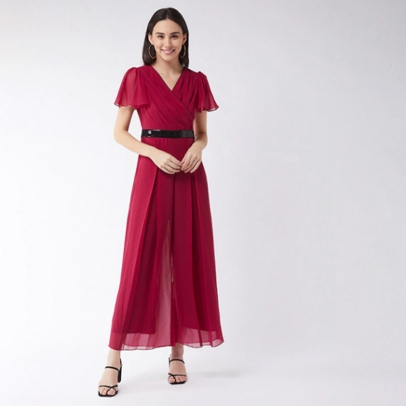 http://43.204.22.136/products/pink-black-pleated-jumpsuit-with-embellished-waist