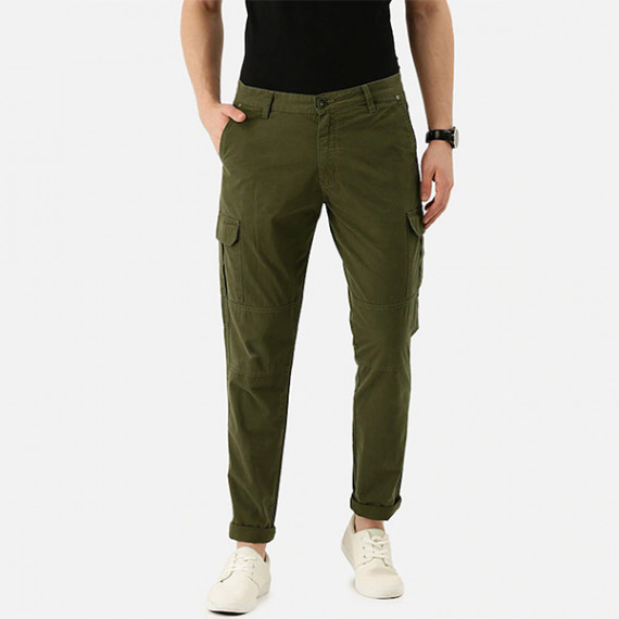 http://43.204.22.136/products/men-olive-slim-fit-pure-cotton-cargos-trousers