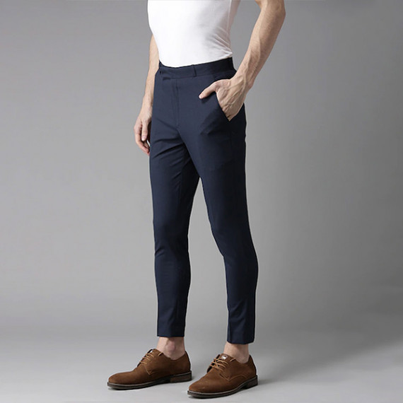 http://43.204.22.136/products/men-navy-blue-tapered-fit-trousers