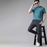 Men Navy Blue Solid Mid-Rise Woven Pure Cotten Cargo Trousers