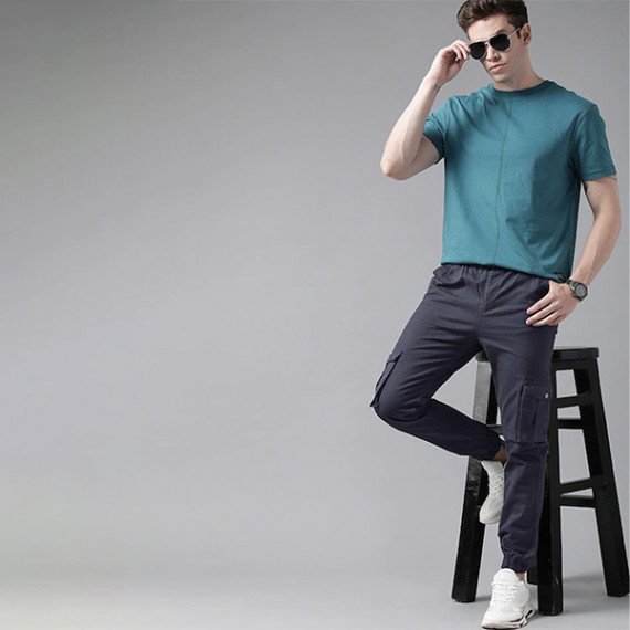 http://43.204.22.136/products/men-navy-blue-solid-mid-rise-woven-pure-cotten-cargo-trousers