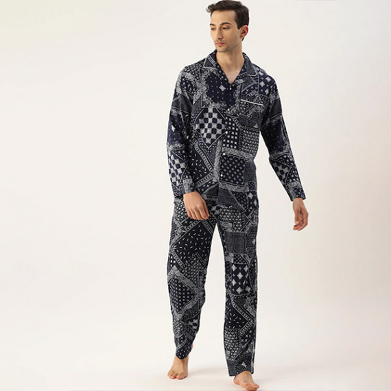 http://43.204.22.136/products/men-navy-blue-white-printed-night-suit-1