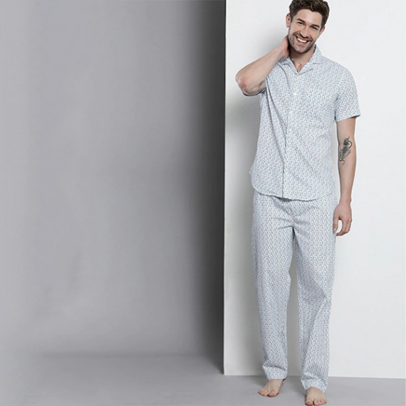 http://43.204.22.136/products/men-white-printed-pure-cotton-night-suit