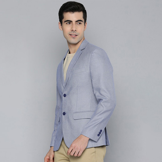 http://43.204.22.136/products/men-blue-self-design-textured-regular-fit-smart-casual-blazer