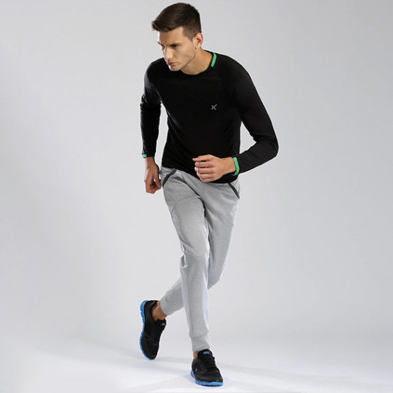 http://43.204.22.136/products/men-black-raglan-sleeved-active-t-shirt