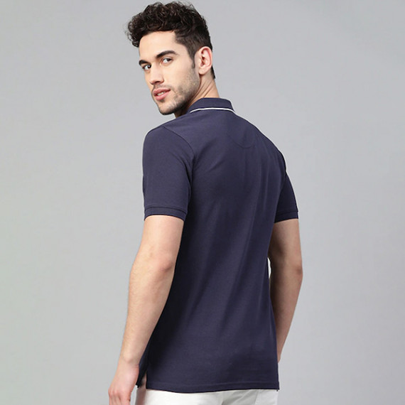 http://43.204.22.136/products/men-navy-blue-solid-polo-collar-t-shirt