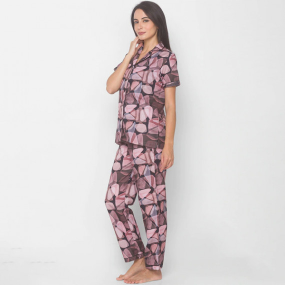 http://43.204.22.136/products/women-black-abstract-printed-nightwear