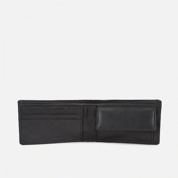 http://43.204.22.136/products/men-textured-two-fold-leather-wallet